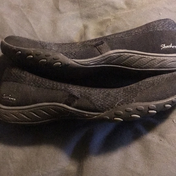 Skechers Relaxed fit slip on shoes - Picture 3 of 4